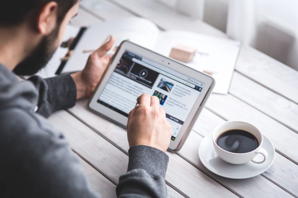 Does using Google AMP help your SERP performance?